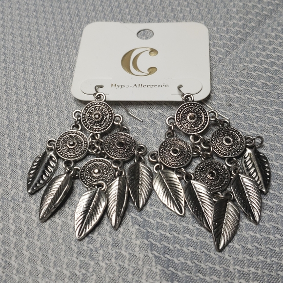 Jewelry - Silver Dangly Earrings